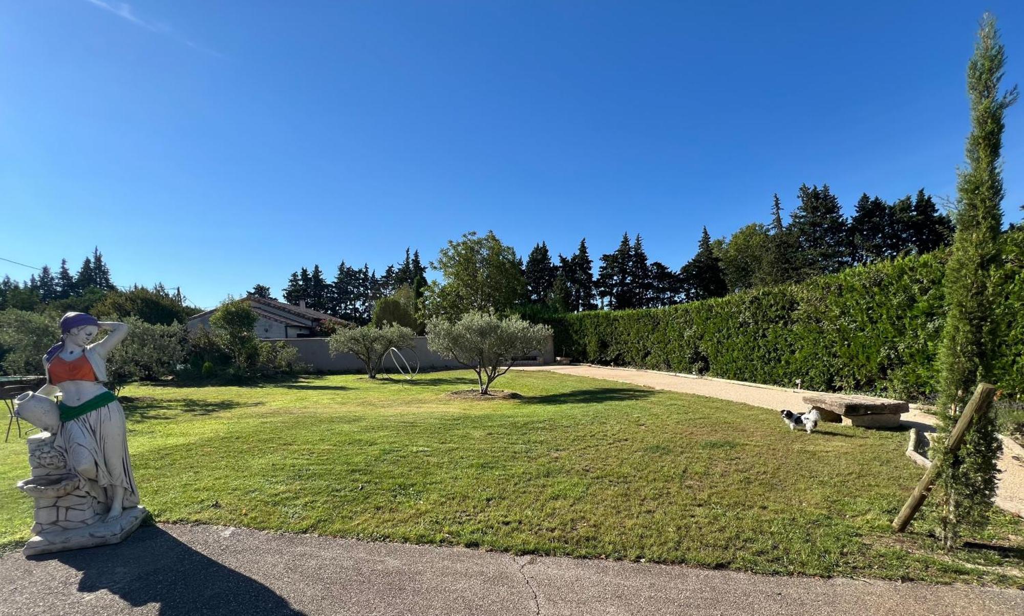 Au Petit Bonheur L'Isle-sur-la-Sorgue